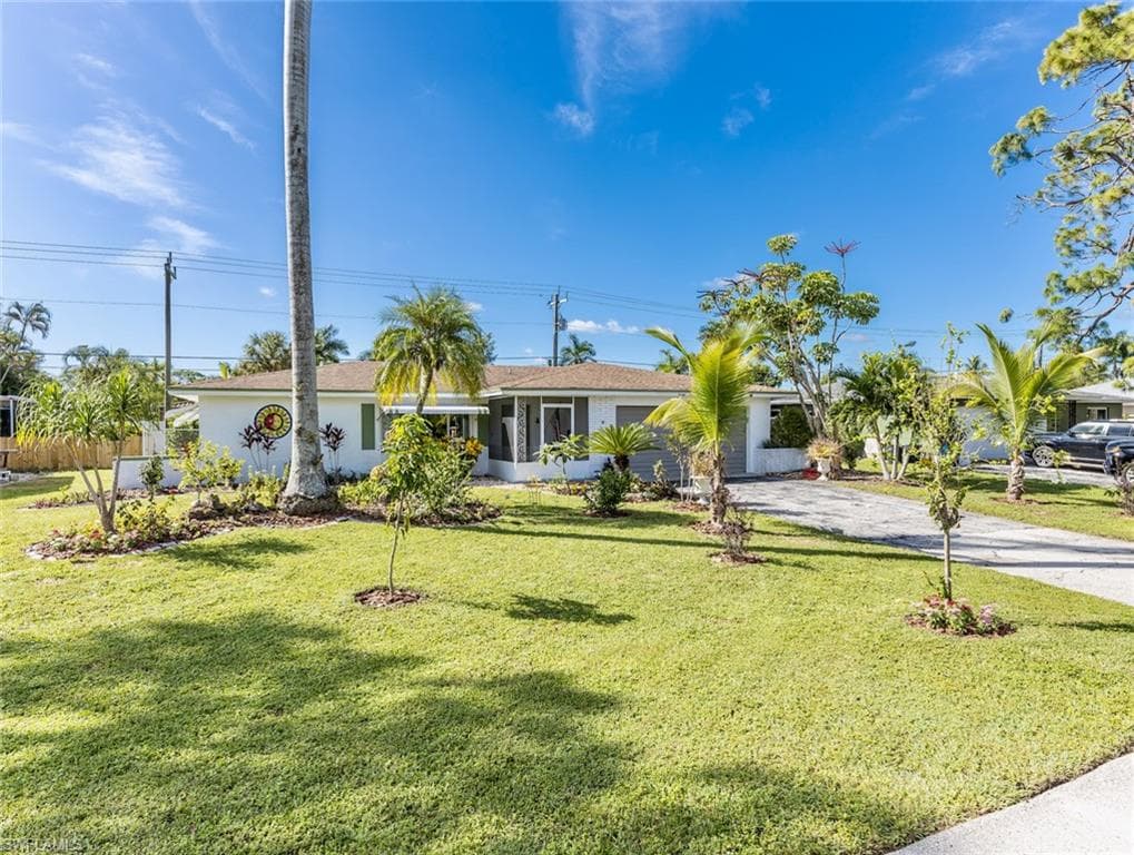 2418 Jasper AVE FORT MYERS, FL 33907