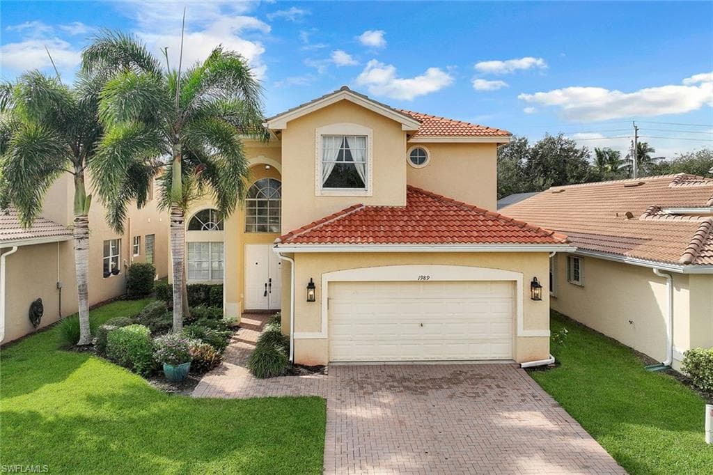 1989 Isla De Palma CIR NAPLES, FL 34119