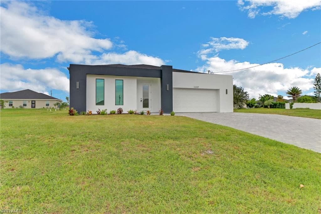 2709 Embers PKWY W CAPE CORAL, FL 33993