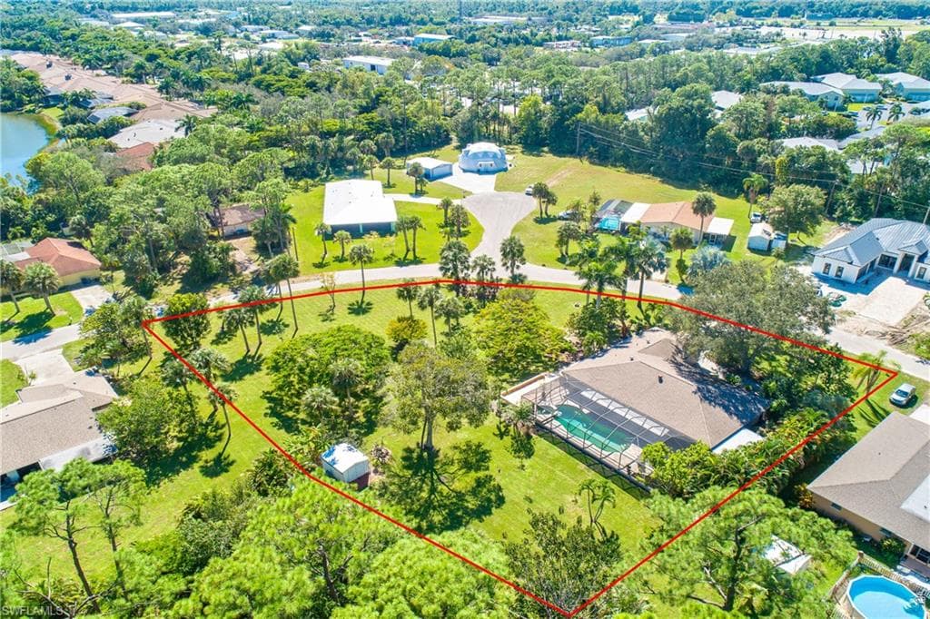 28032 Oak LN BONITA SPRINGS, FL 34135