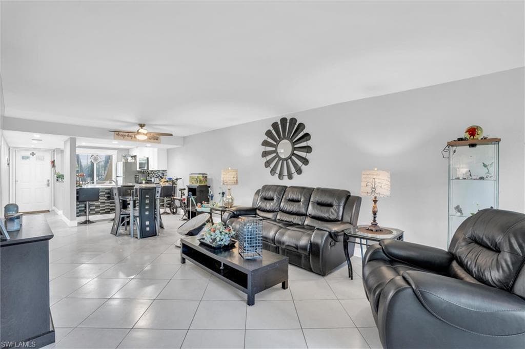 118 Palm DR 15 NAPLES, FL 34112