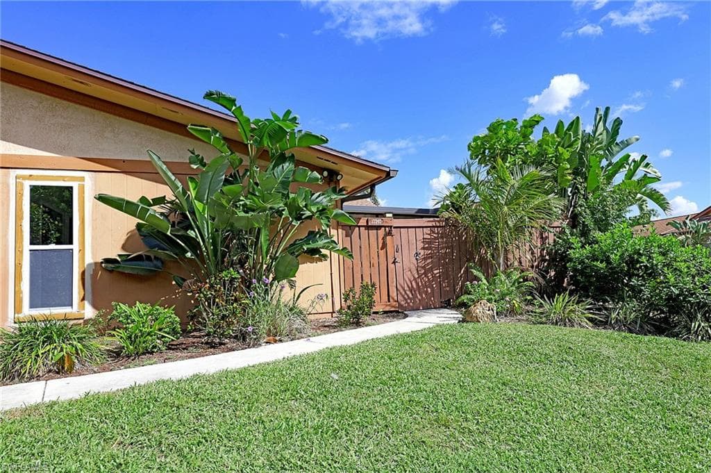 17340 Timber Oak LN FORT MYERS, FL 33908
