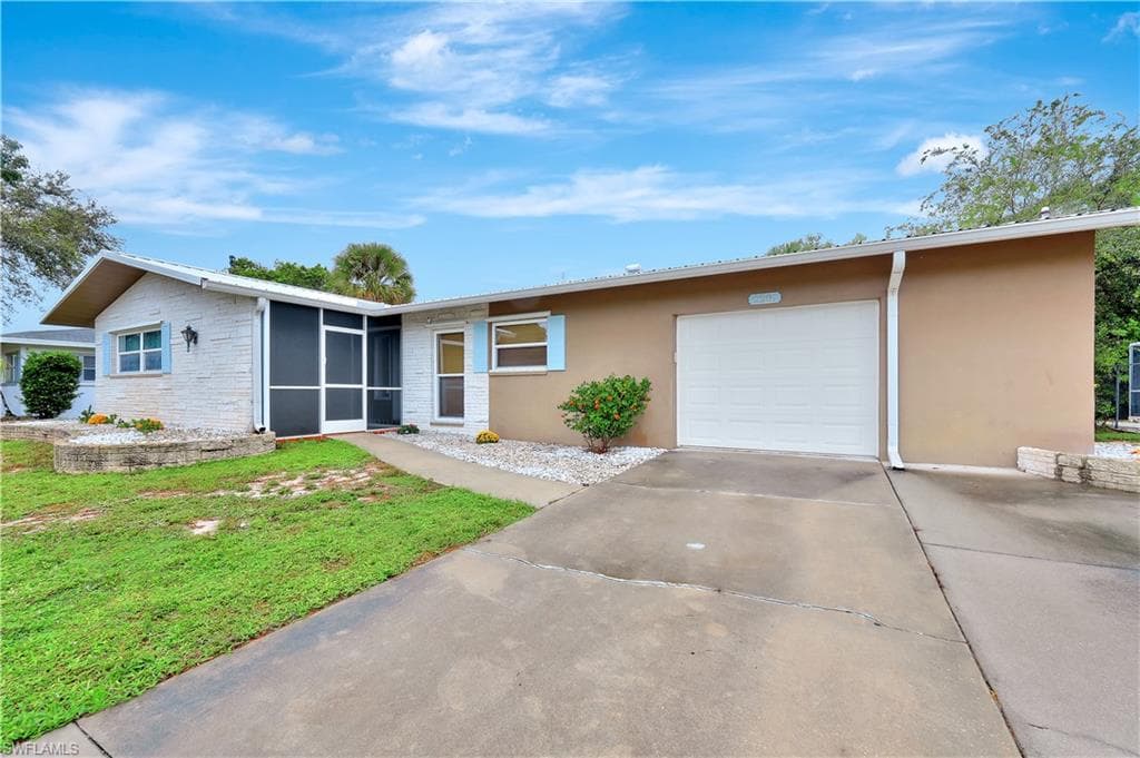 2201 41st TER SW NAPLES, FL 34116