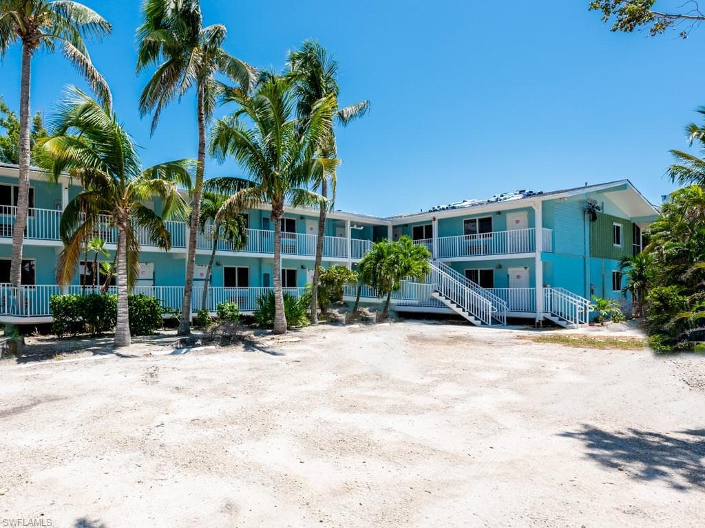 409 E Gulf DR 17 SANIBEL, FL 33957