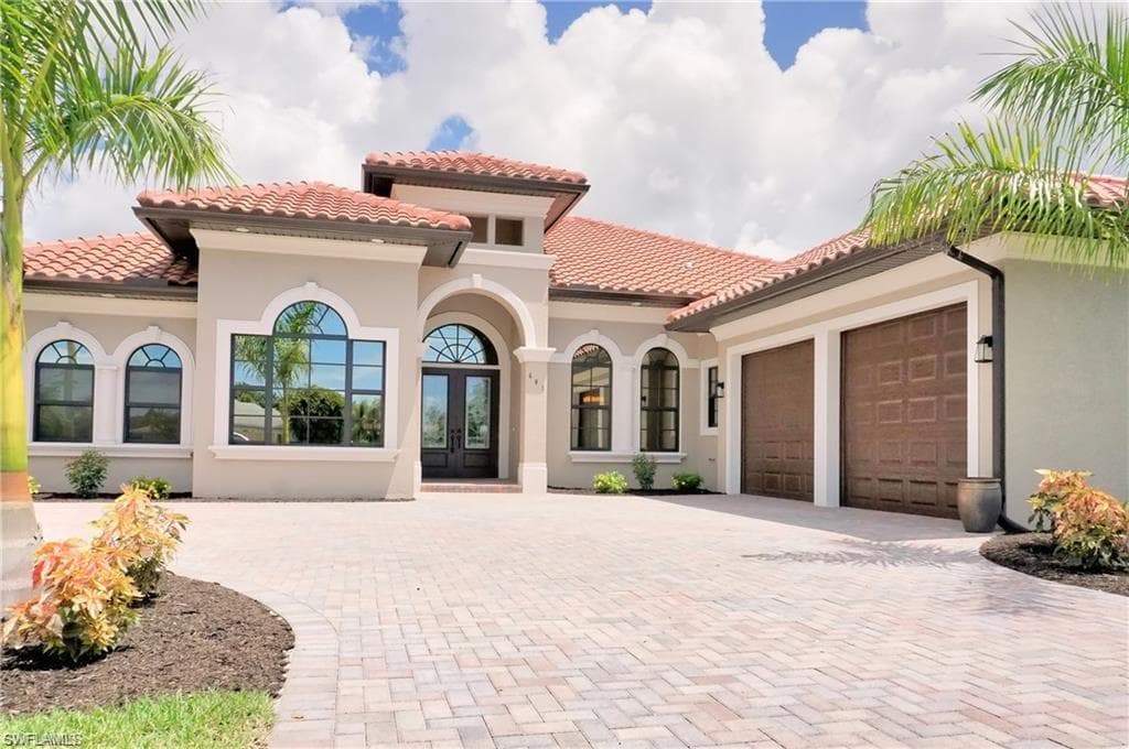 601 SW 40th TER CAPE CORAL, FL 33914