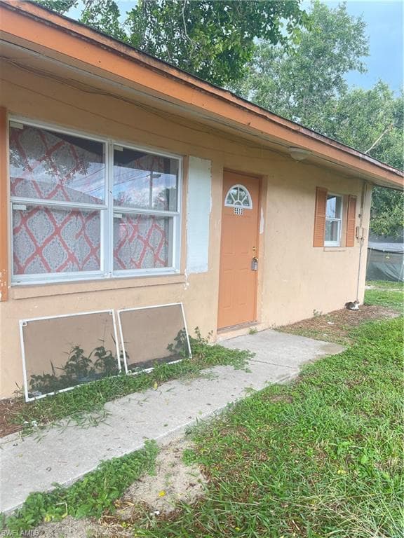 5511-5513 6th AVE FORT MYERS, FL 33907
