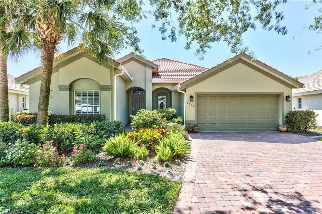 6505 Autumn Woods BLVD NAPLES, FL 34109