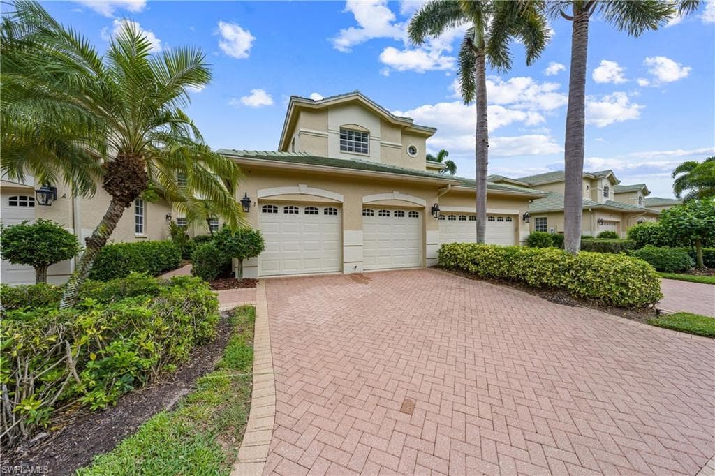 650 Vintage Reserve CIR 5-B NAPLES, FL 34119