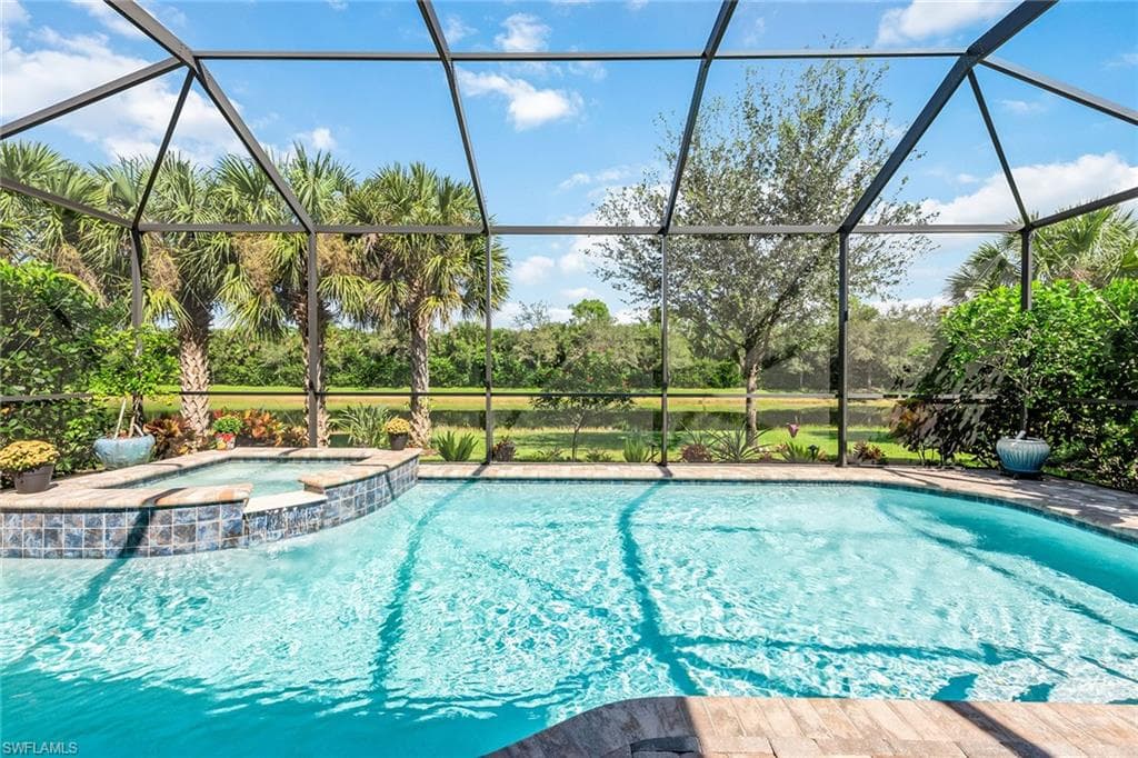 2770 Aviamar CIR NAPLES, FL 34114