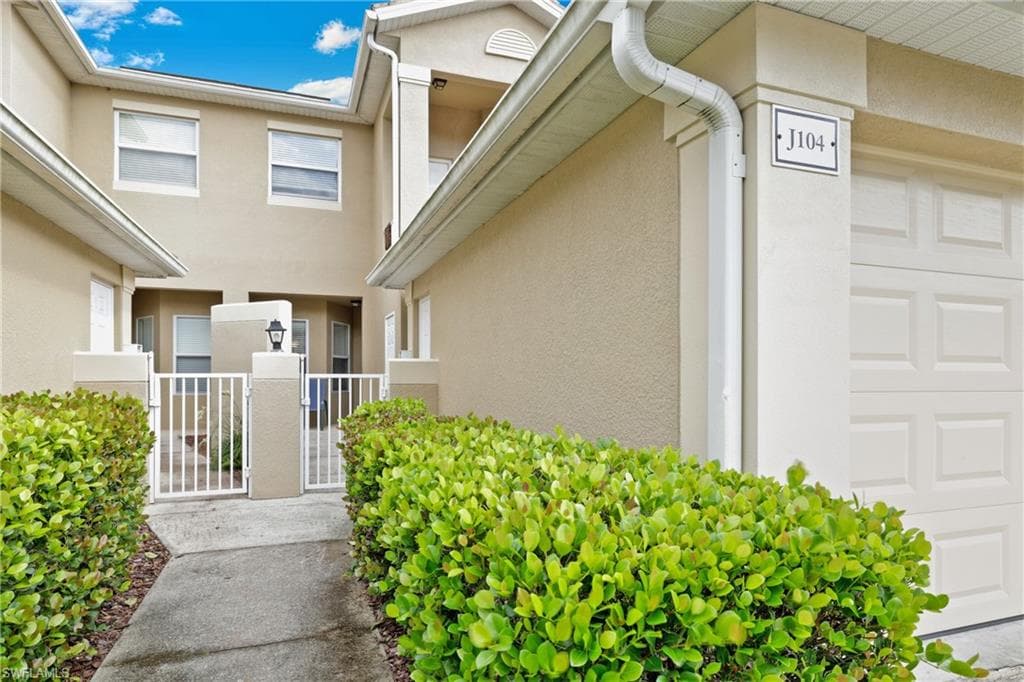 12120 Summergate CIR 104 FORT MYERS, FL 33913