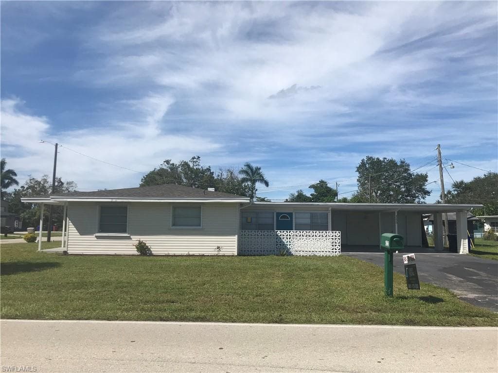 4220 Deleon ST FORT MYERS, FL 33901