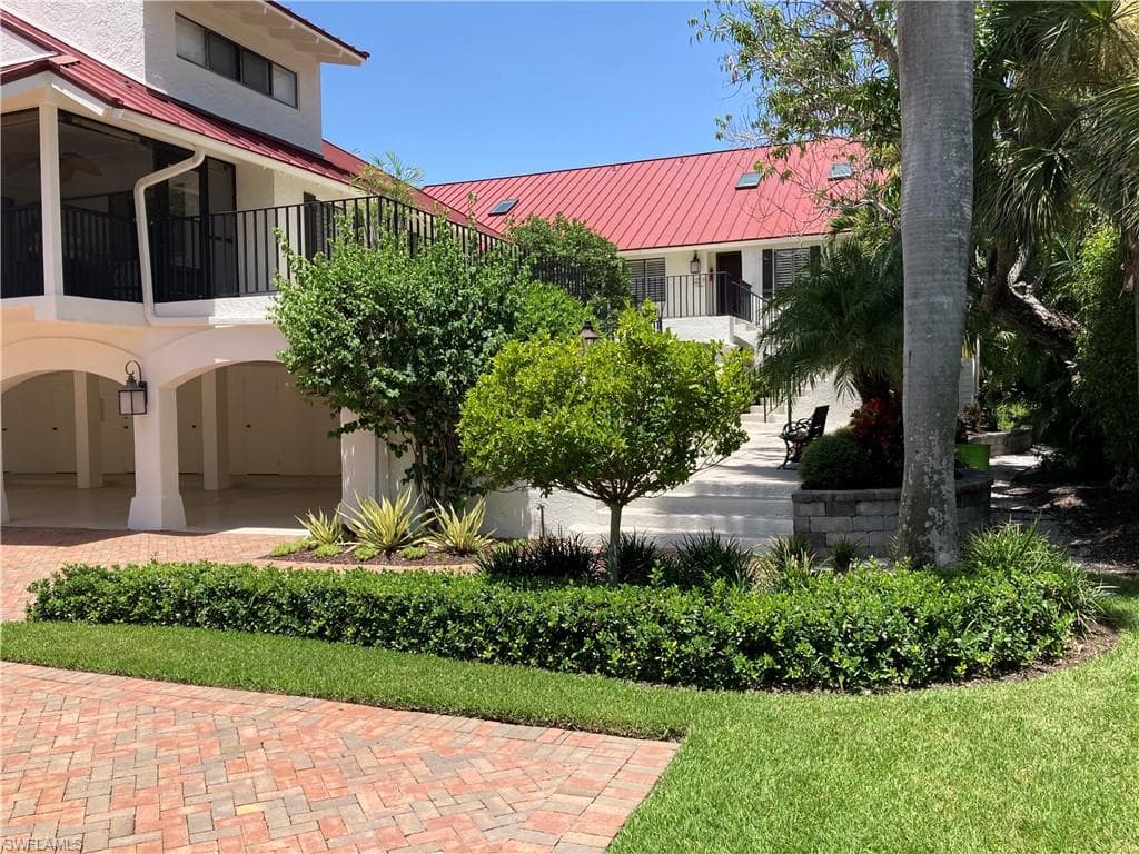 375 8th AVE S D NAPLES, FL 34102