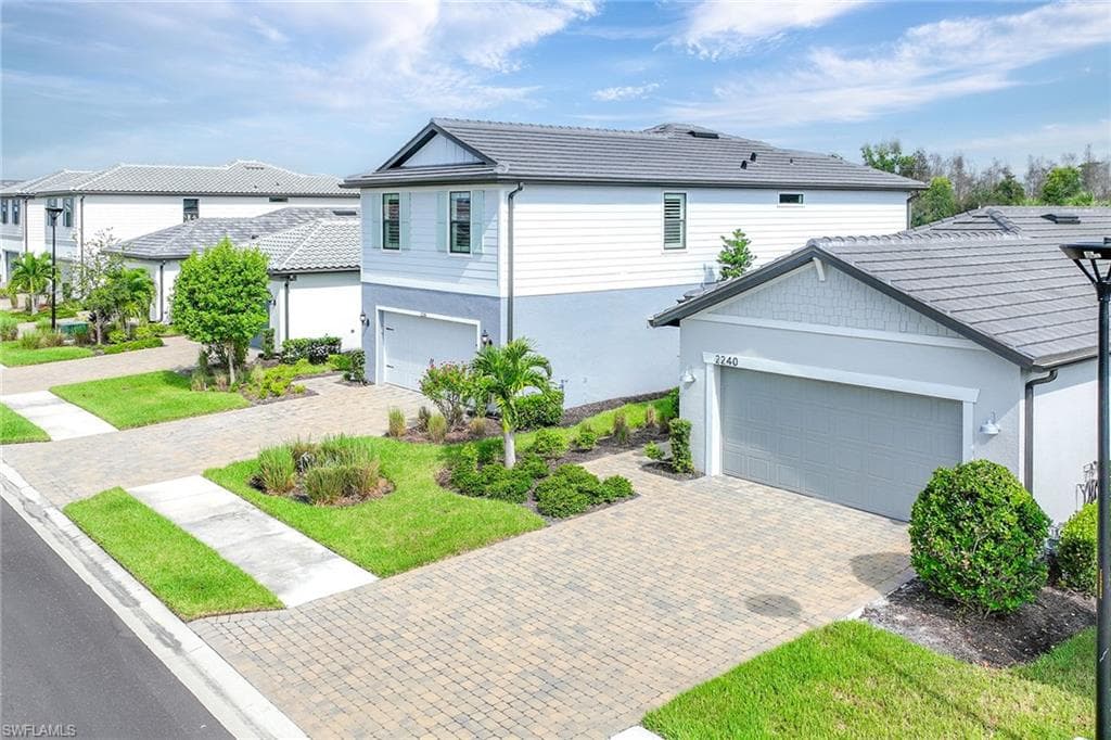 2236 Yellowfin CIR NAPLES, FL 34114