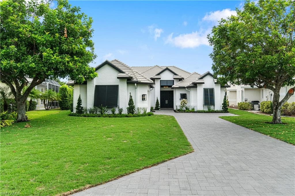 807 Ashburton DR NAPLES, FL 34110