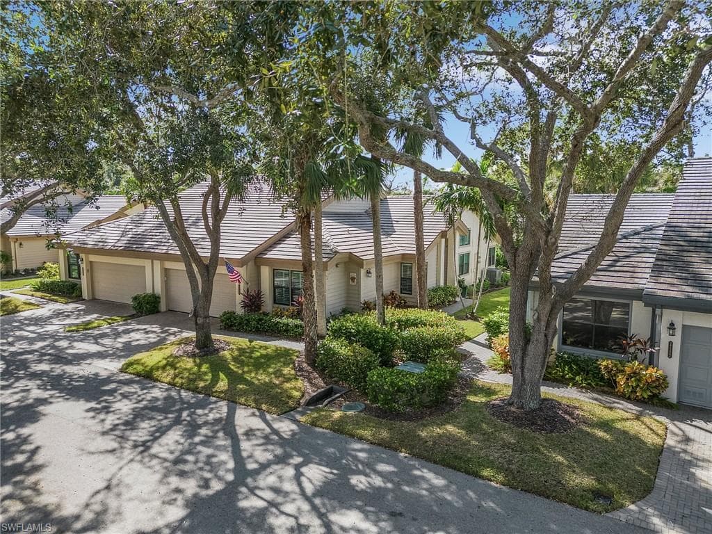 27128 Kindlewood LN BONITA SPRINGS, FL 34134