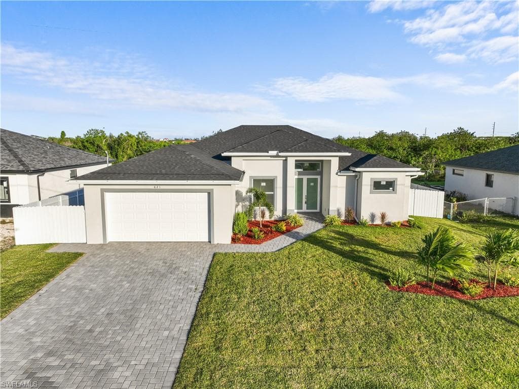 621 SW 18th CT CAPE CORAL, FL 33991