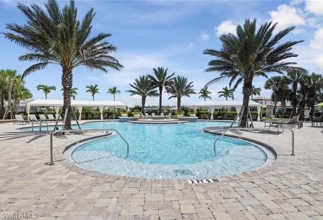 9221 Glenforest DR NAPLES, FL 34120
