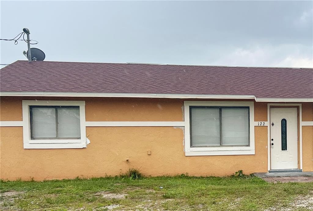 122 Gordon AVE S LEHIGH ACRES, FL 33973