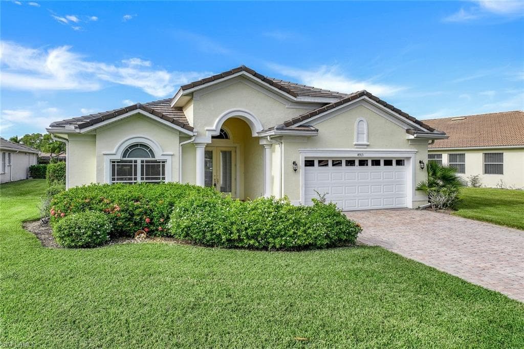 4913 Sedgewood LN NAPLES, FL 34112