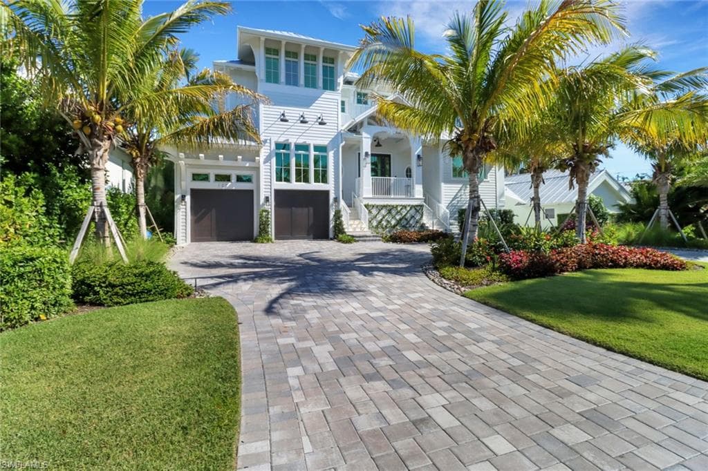 125 18th AVE S NAPLES, FL 34102