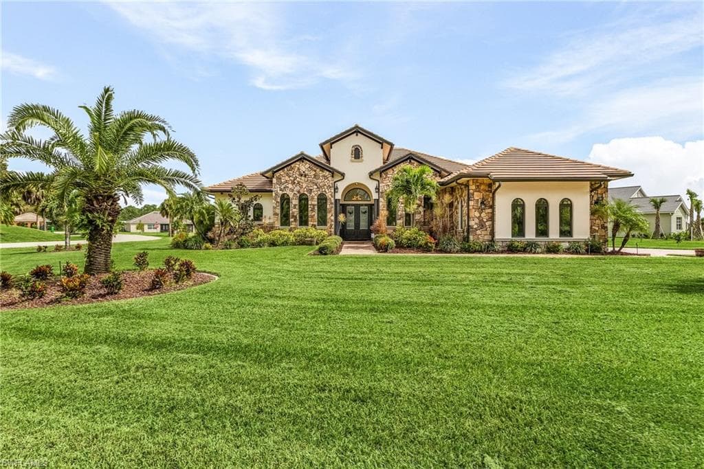 17210 Serengeti CIR ALVA, FL 33920