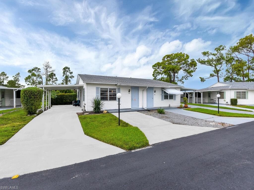 44 Dawn Flower CIR LEHIGH ACRES, FL 33936