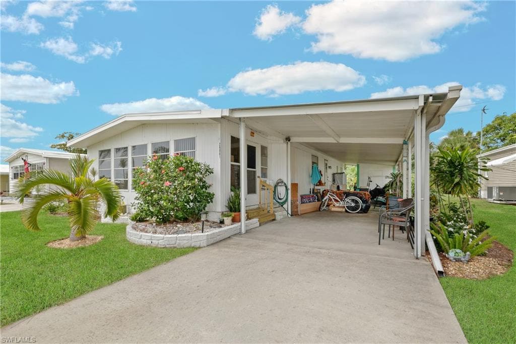 26081 Countess LN BONITA SPRINGS, FL 34135