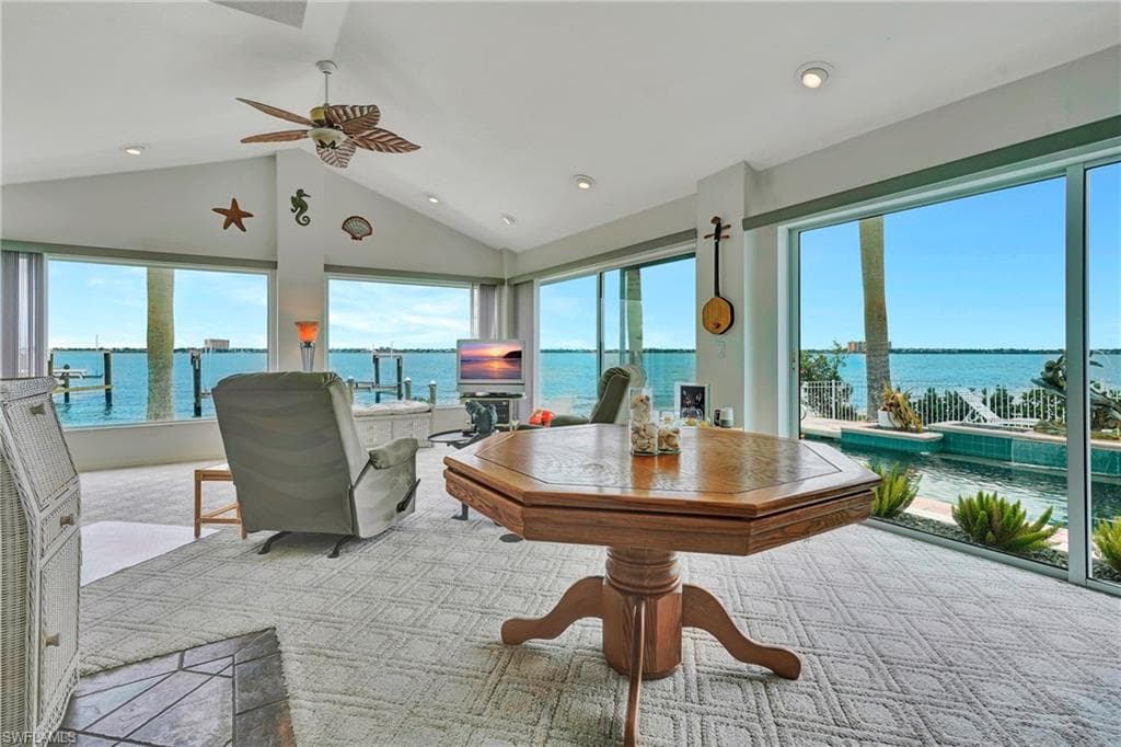 5313 Nautilus DR CAPE CORAL, FL 33904