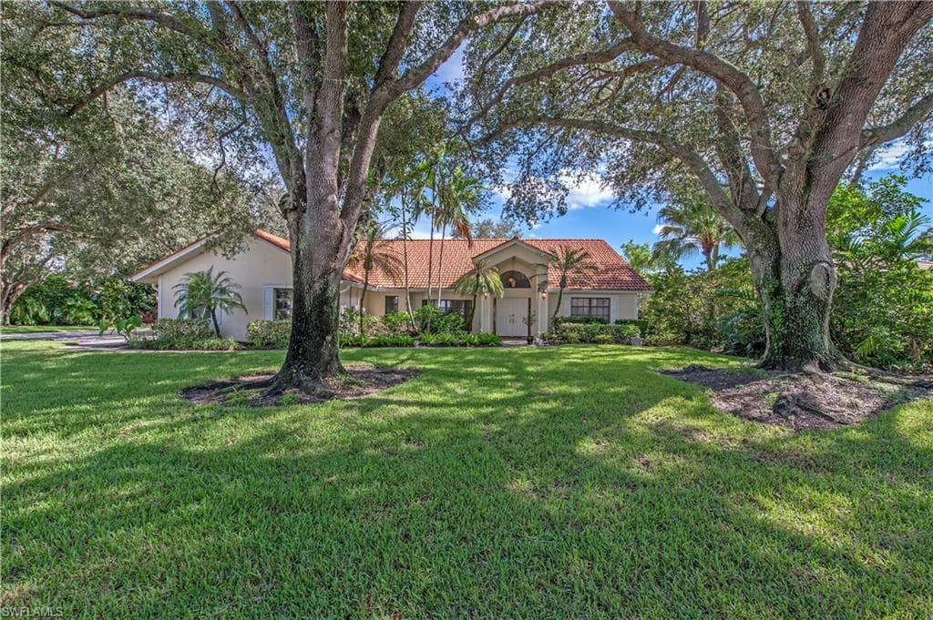 210 MONTEREY DR NAPLES, FL 34119