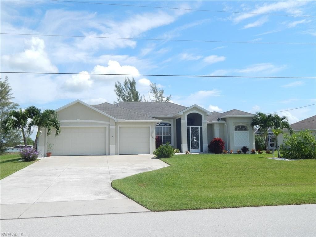 823 SW 28th TER CAPE CORAL, FL 33914