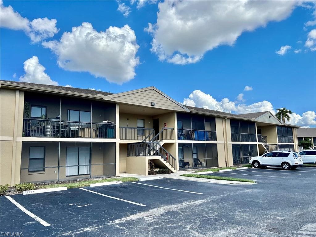 5323 Summerlin RD 2305 FORT MYERS, FL 33919