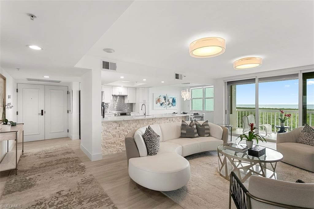 6573 Marissa LOOP 903 NAPLES, FL 34108