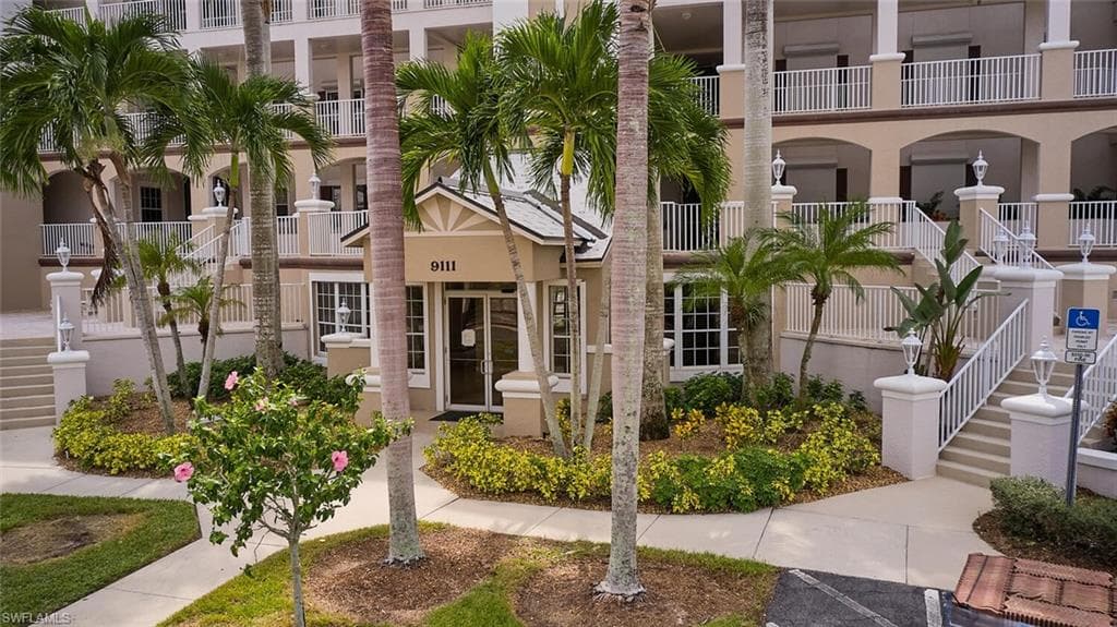 9111 Southmont CV 203 FORT MYERS, FL 33908