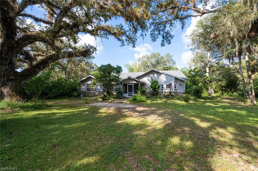 140 S Davis ST LABELLE, FL 33935