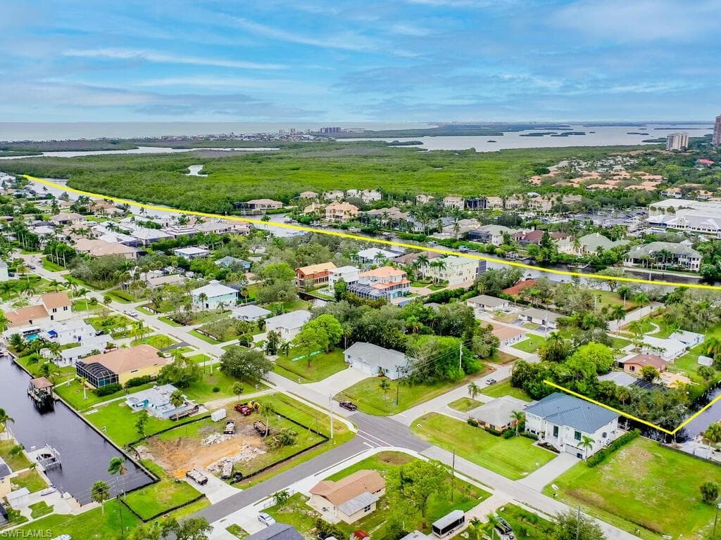27596/598 Imperial Shores BLVD BONITA SPRINGS, FL 34134