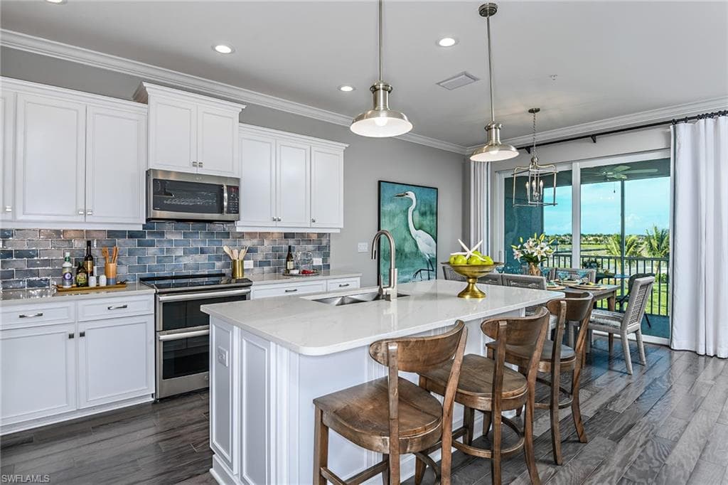 2646 Seychelles CIR 2706 NAPLES, FL 34112