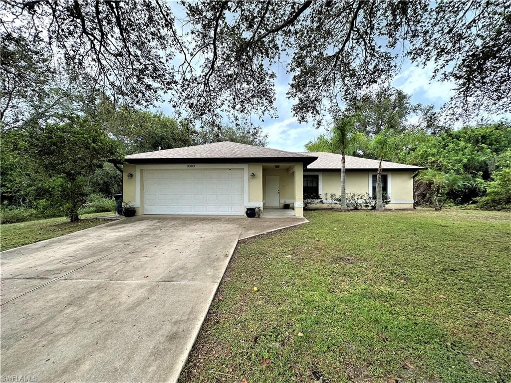3303 E 8th ST LEHIGH ACRES, FL 33972