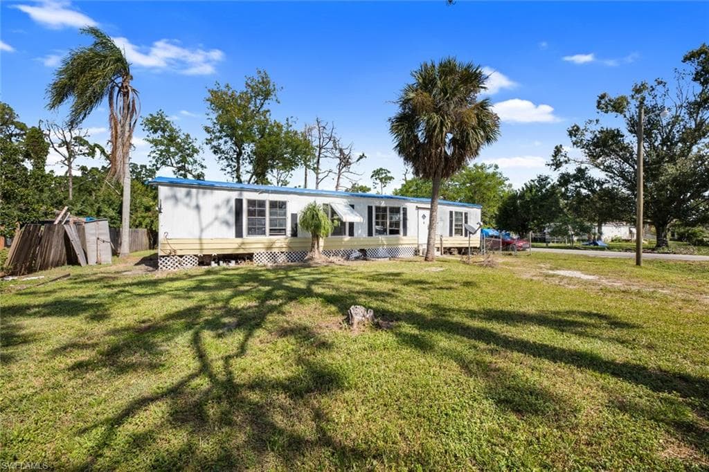 1982 Laurel LN NORTH FORT MYERS, FL 33917