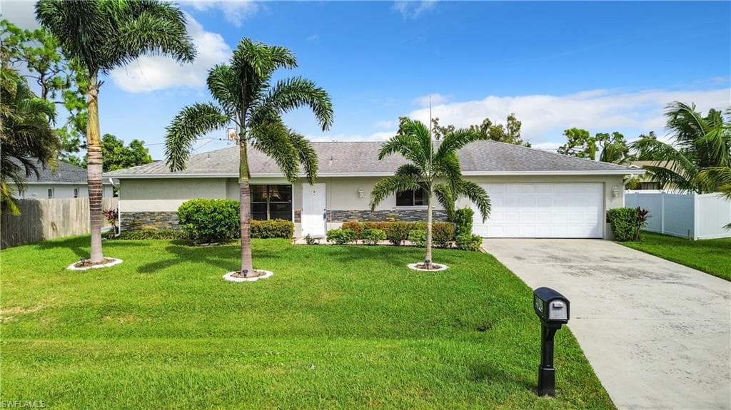 9049 King RD W FORT MYERS, FL 33967