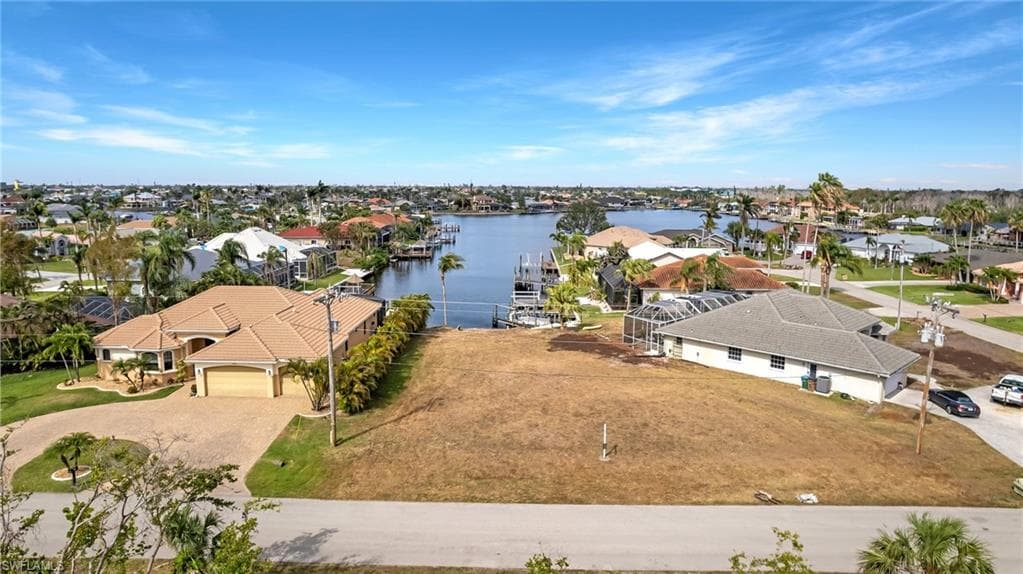 1942 SE 21st CT CAPE CORAL, FL 33990