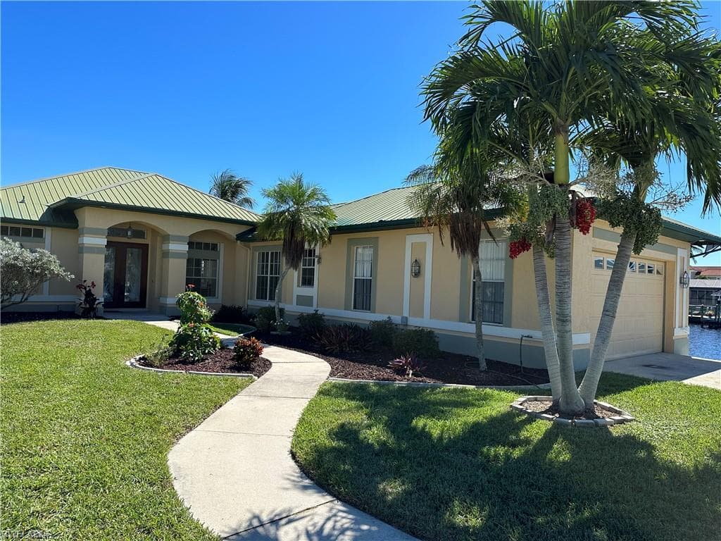 1749 SE 44th TER CAPE CORAL, FL 33904