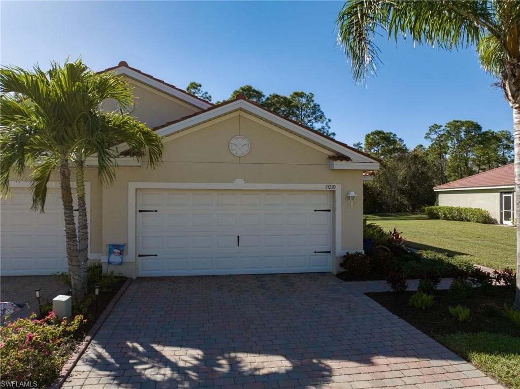 15210 Ligustrum LN ALVA, FL 33920