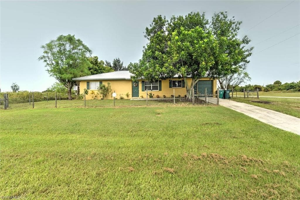 3076 E Briarwood CIR LABELLE, FL 33935