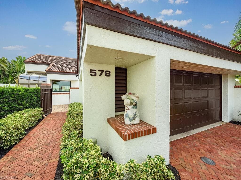 578 Bay Villas LN 78 NAPLES, FL 34108