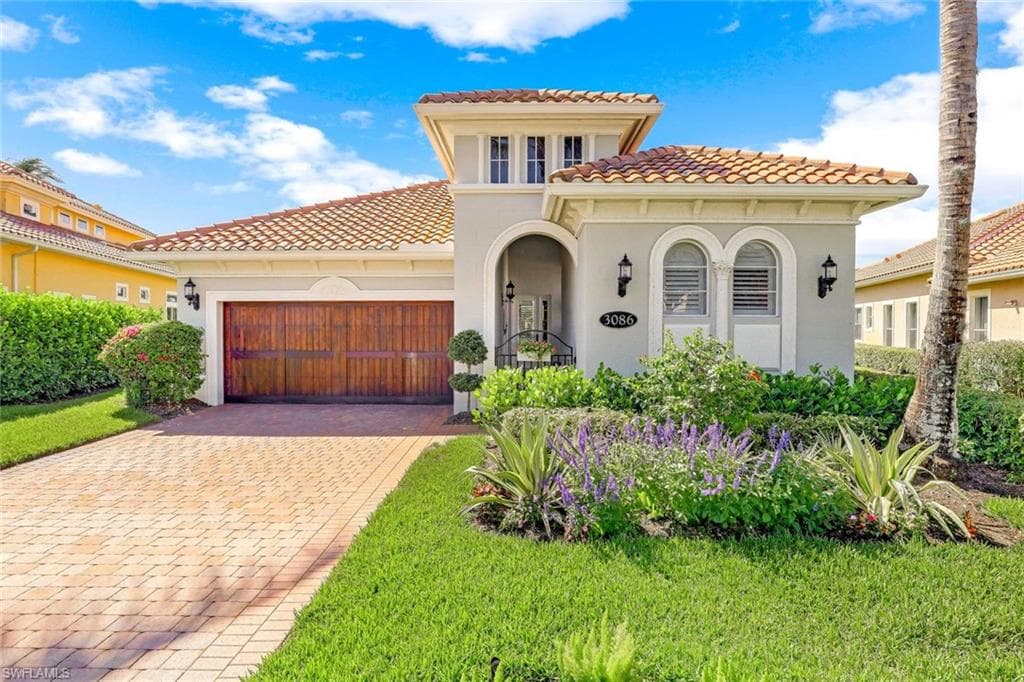 3086 Aviamar CIR NAPLES, FL 34114
