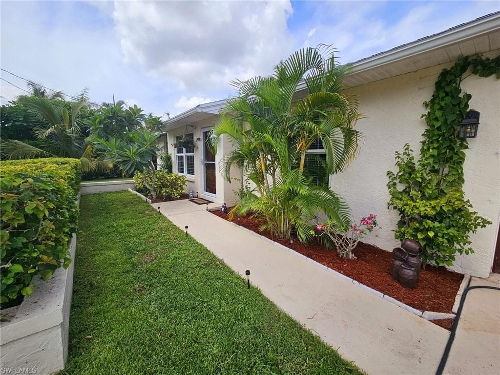 4601 25th CT SW NAPLES, FL 34116