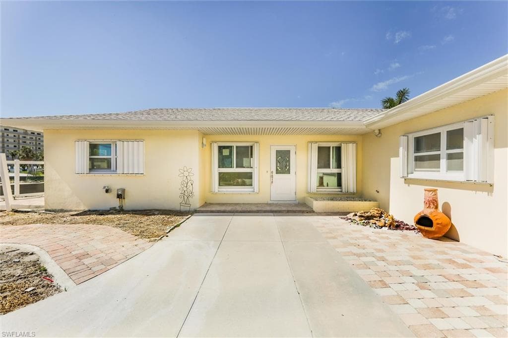 121 Estrellita DR FORT MYERS BEACH, FL 33931