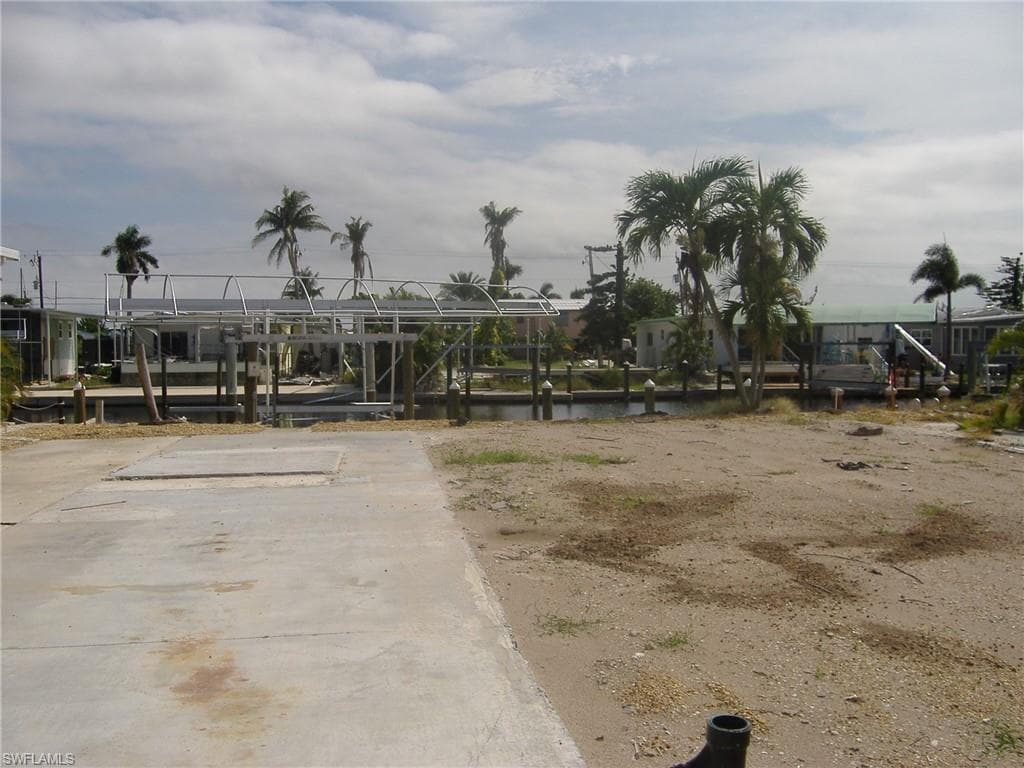 2960 Binnacle LN OTHER, FL 33956