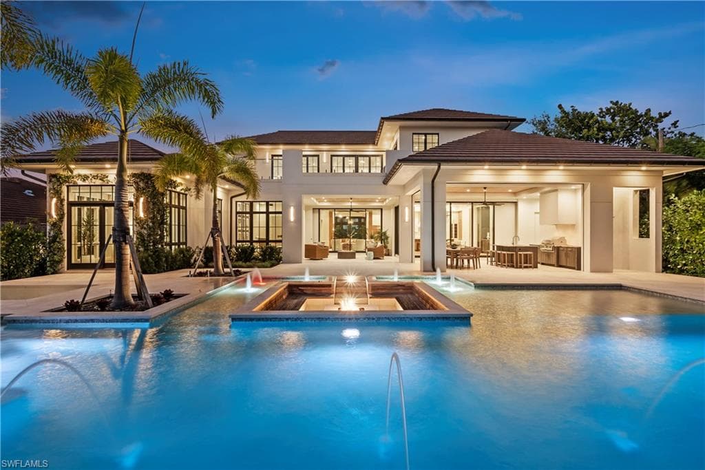 626 S Golf DR NAPLES, FL 34102