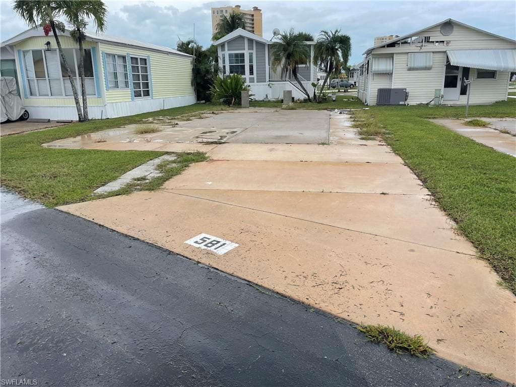 19681 Summerlin RD 581 FORT MYERS, FL 33908